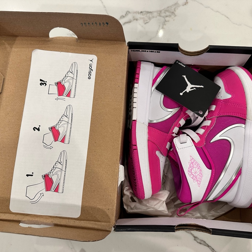 Kid’s Jordan 1 Mid Easy On SZ 11C Brand New